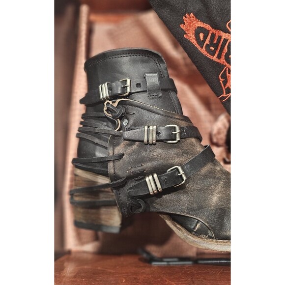Freebird by Steven Crue Size 7 Womens New Condition Distressed Black - Picture 13 of 16